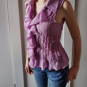 Vintage Jessica Sleeveless Blouse with Front Ruffle and Lace Detail in Lilac